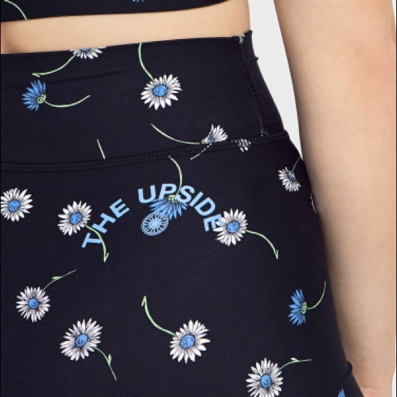 SoulCycle x The Upside Daisy Leggings - Picture 2 of 8